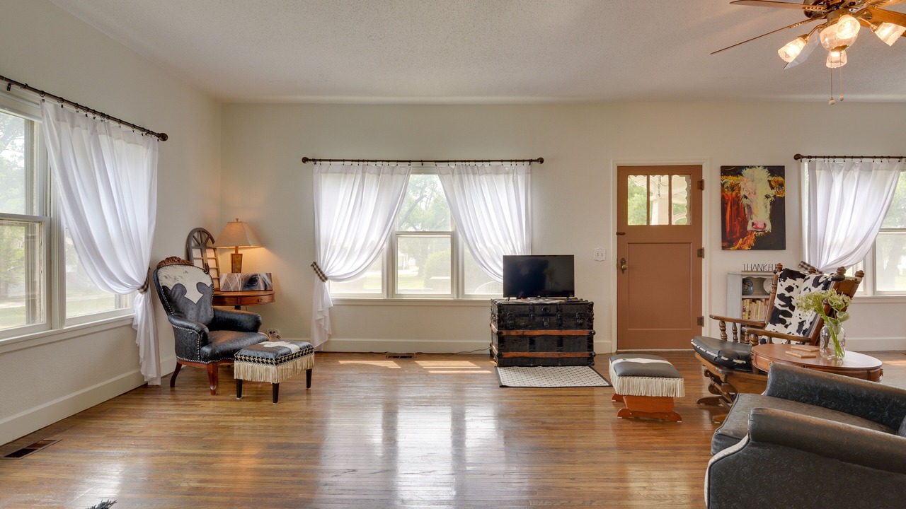 Photo of Livingroom in Sheldon