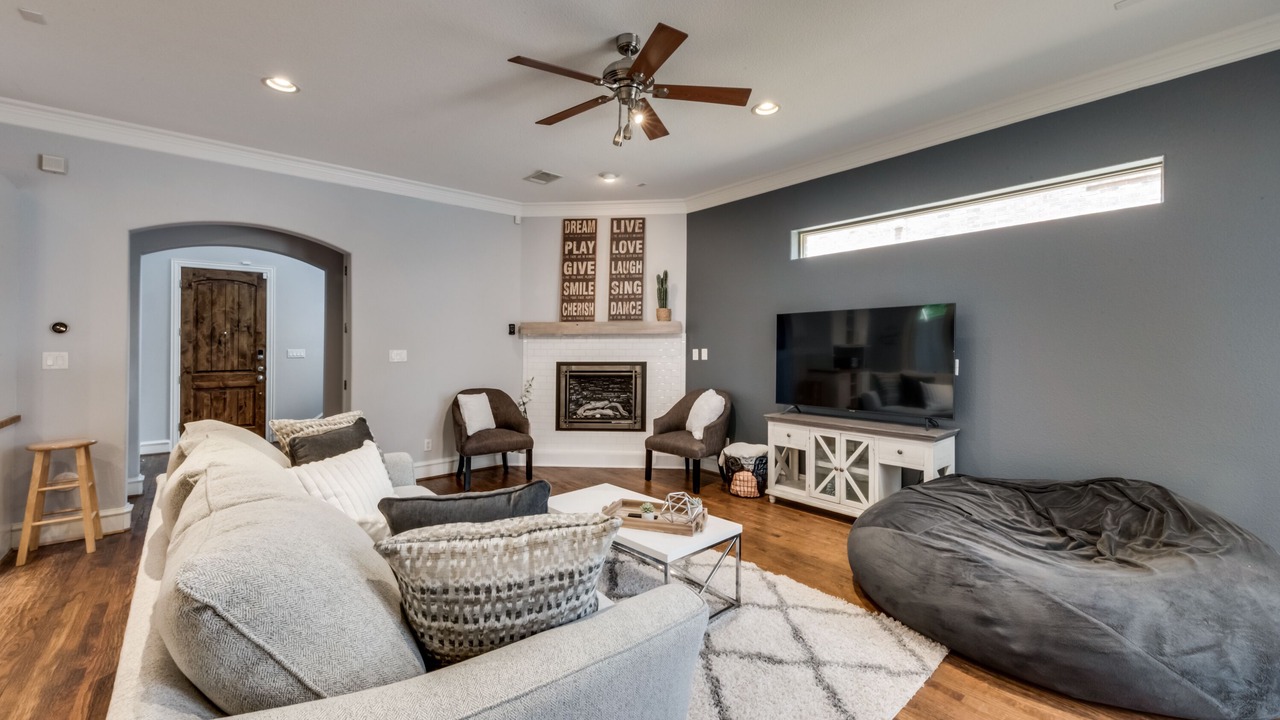 Photo of Livingroom in Knox - Henderson