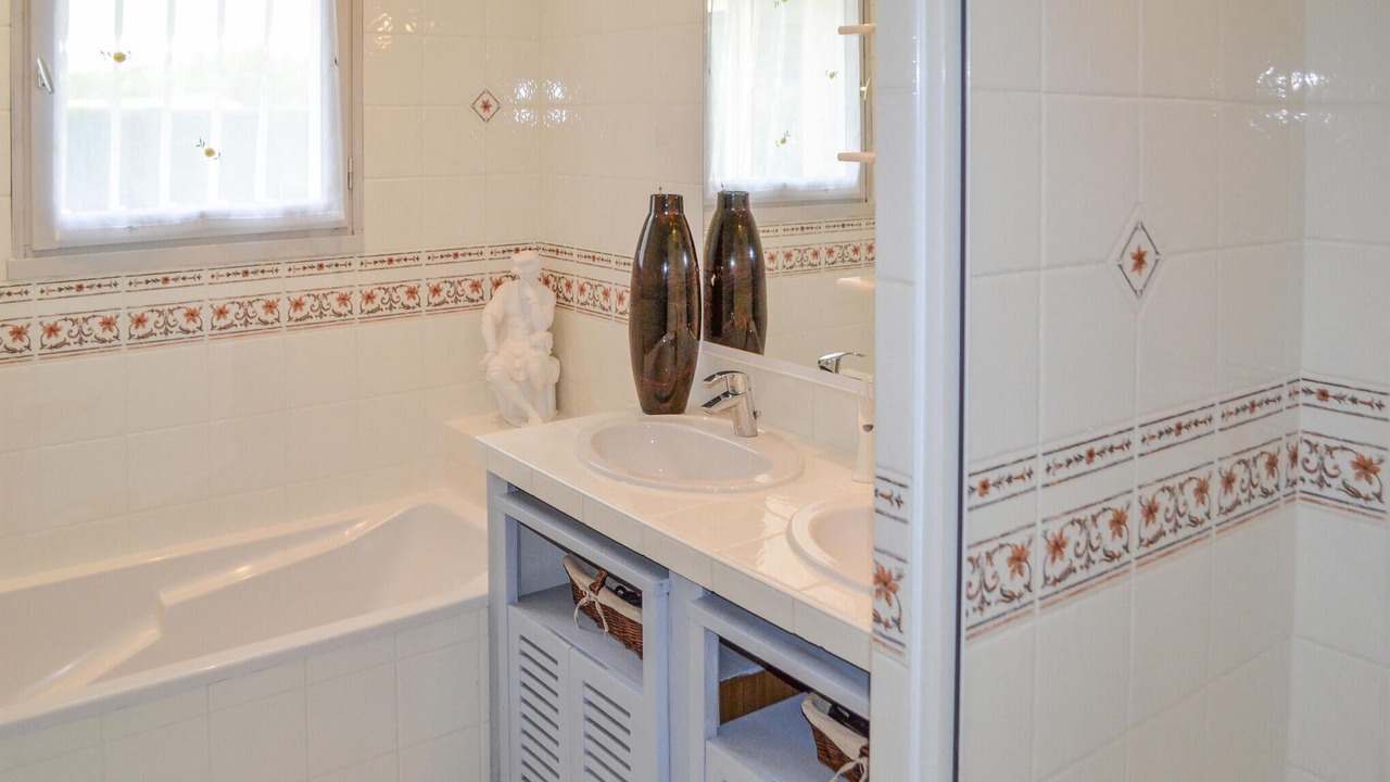 Photo of Bathroom in Saint-Georges