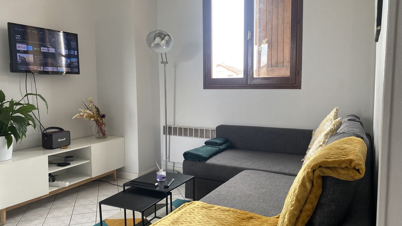 Photo of Livingroom in Houilles