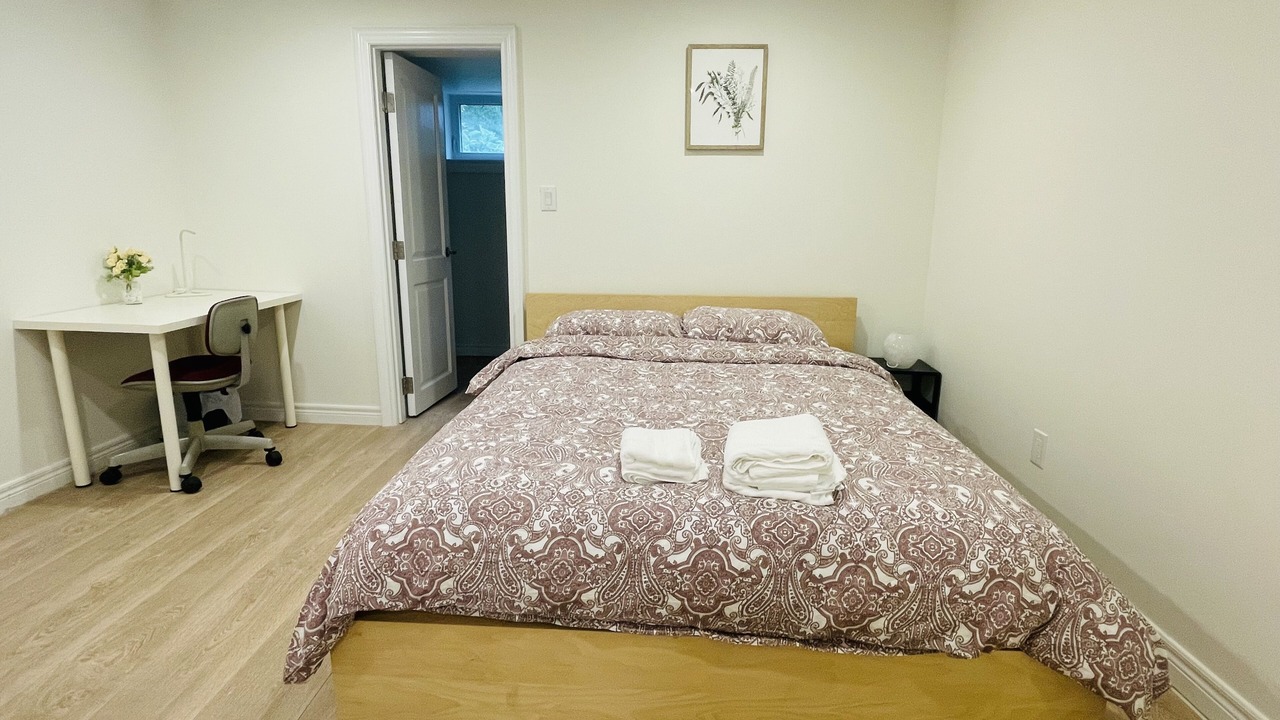 Photo of Bedroom in Lakeview