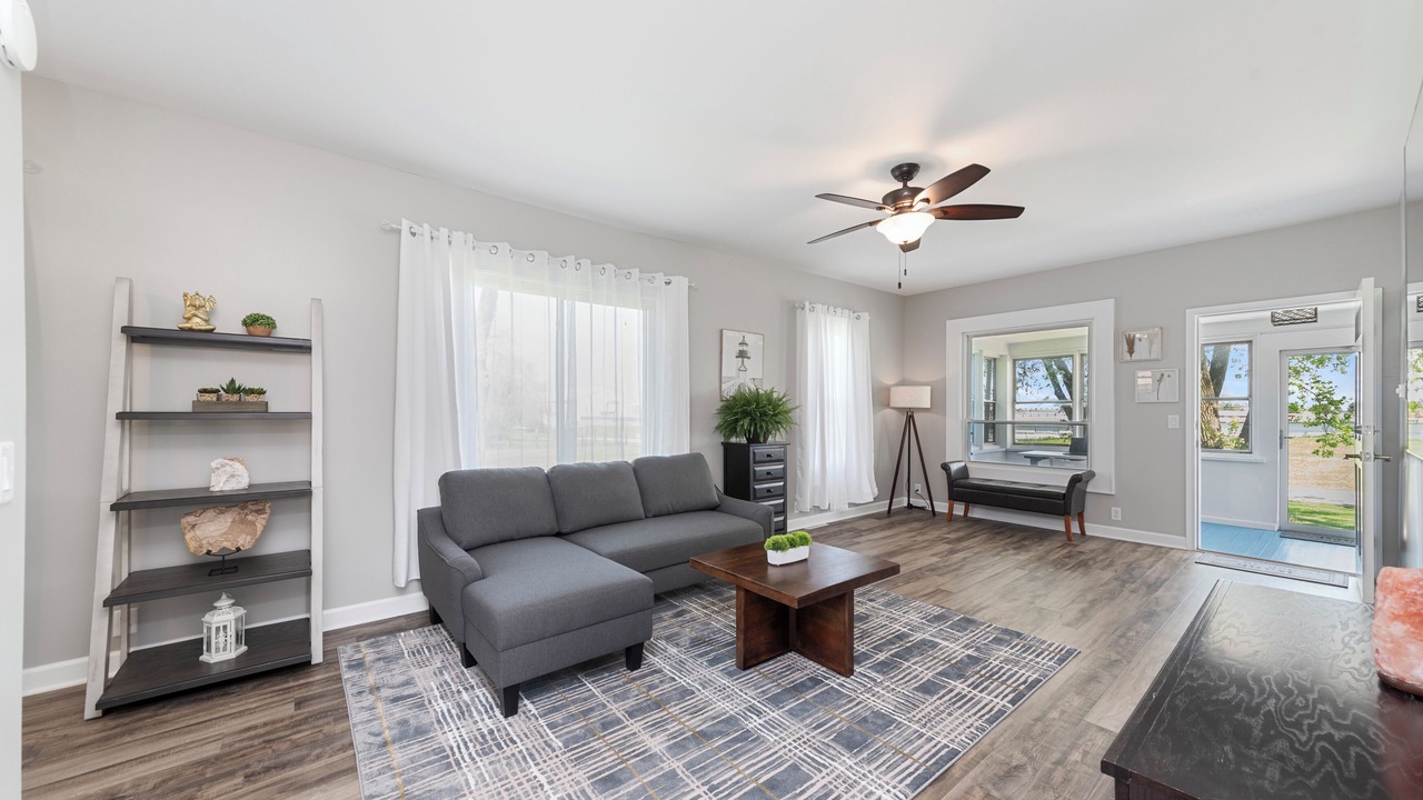 Photo of Livingroom in Fox Valley