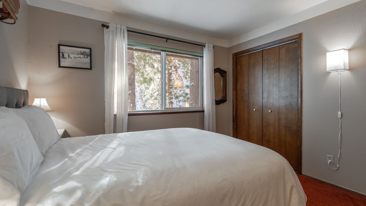 Photo of Bedroom in Ponderosa Palisades