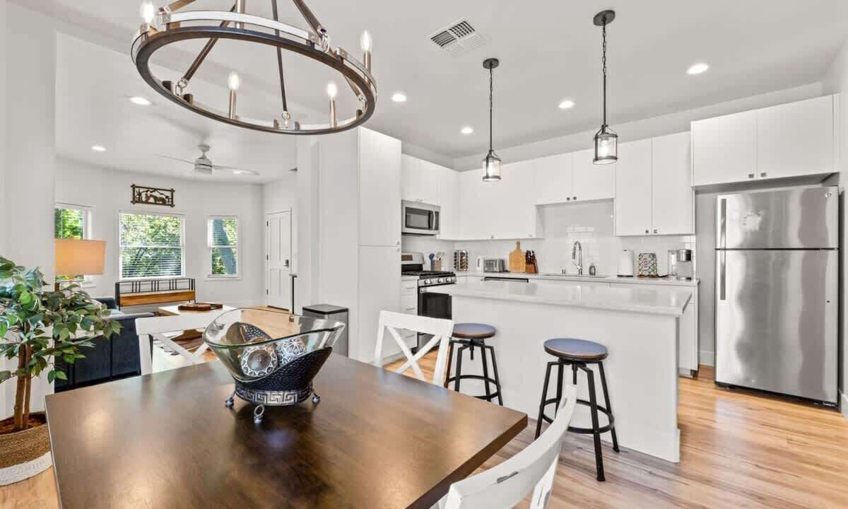 Photo of Others in Downtown Sacramento