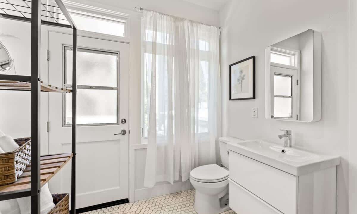 Photo of Bathroom in Downtown Sacramento