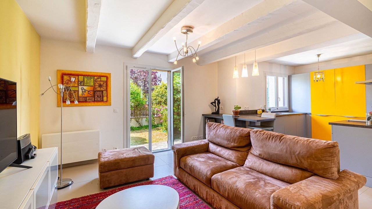 Photo of Livingroom in Clamart