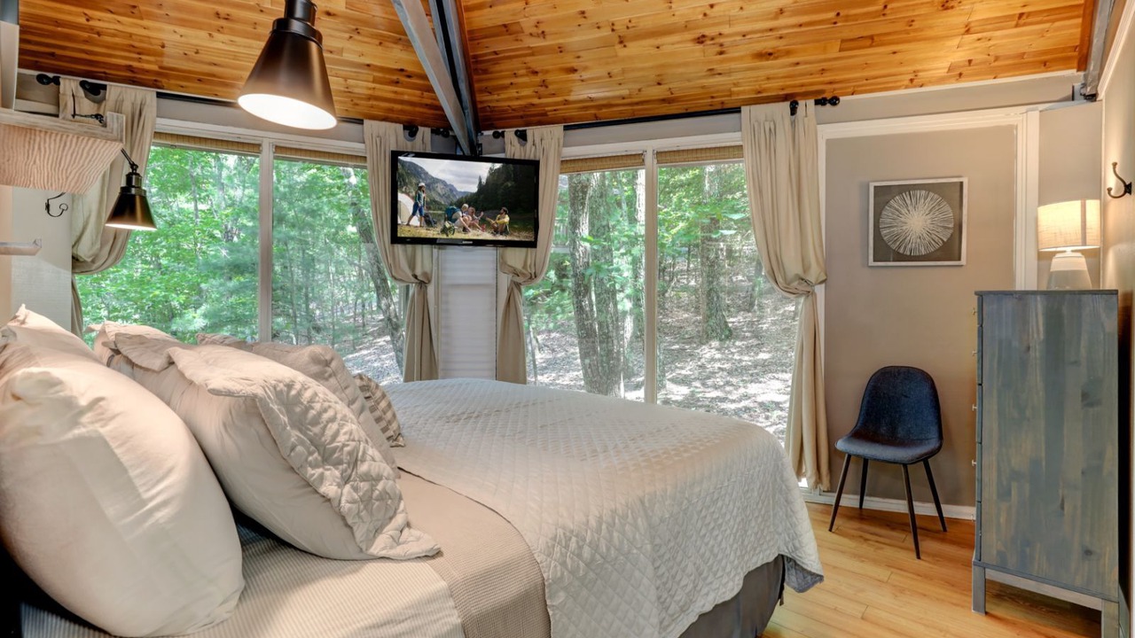 Photo of Bedroom in Big Canoe