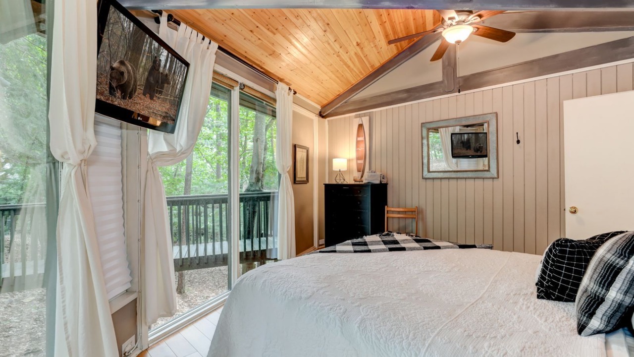 Photo of Bedroom in Big Canoe