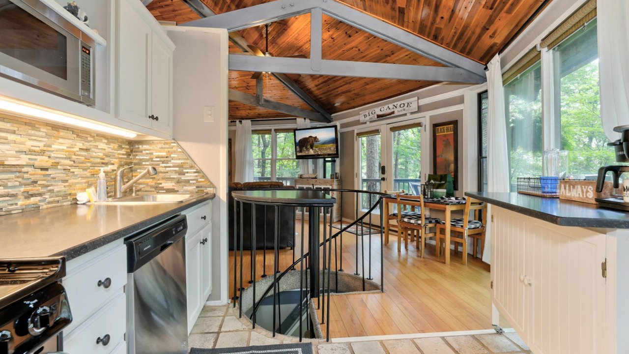 Photo of Kitchen in Big Canoe