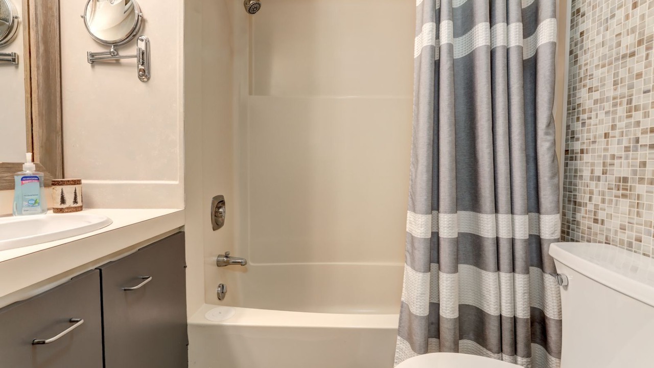 Photo of Bathroom in Big Canoe