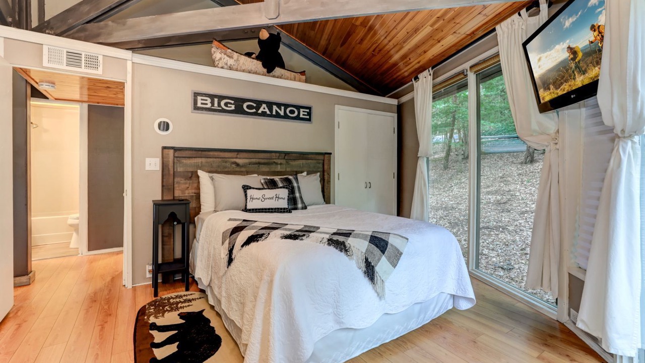 Photo of Bedroom in Big Canoe