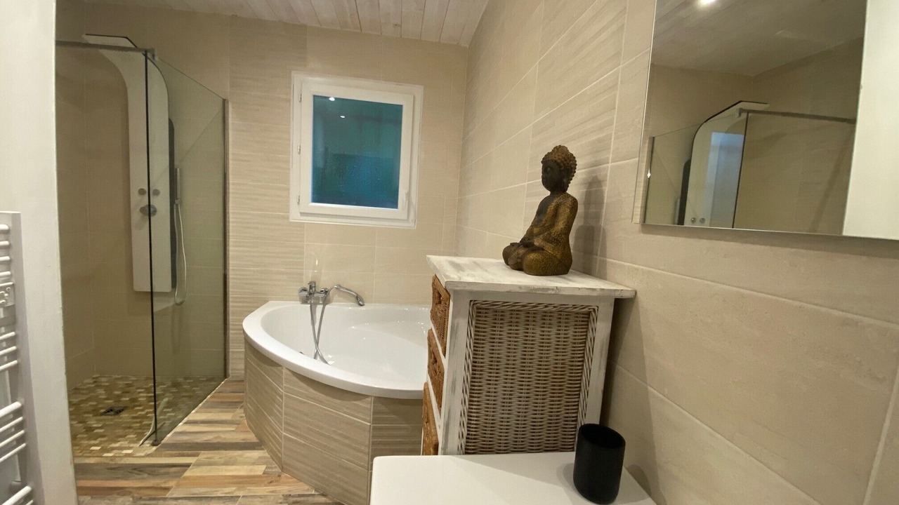 Photo of Bathroom in Saint-Ambroix