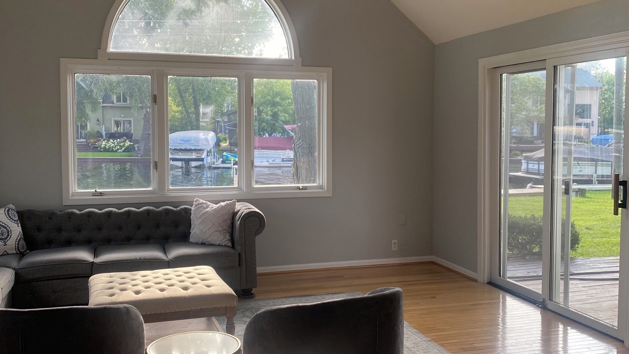 Photo of Livingroom in Sylvan Lake