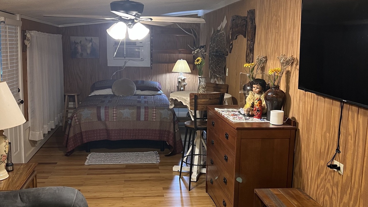 Photo of Bedroom in Camp Wood