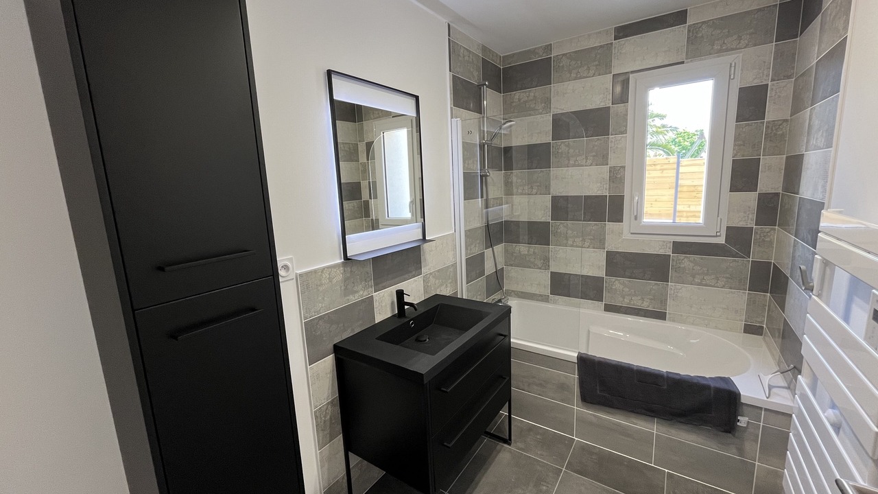 Photo of Bathroom in Locmaria-Plouzane