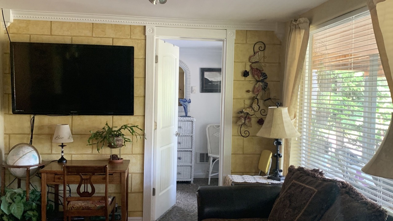 Photo of Livingroom in Bayview