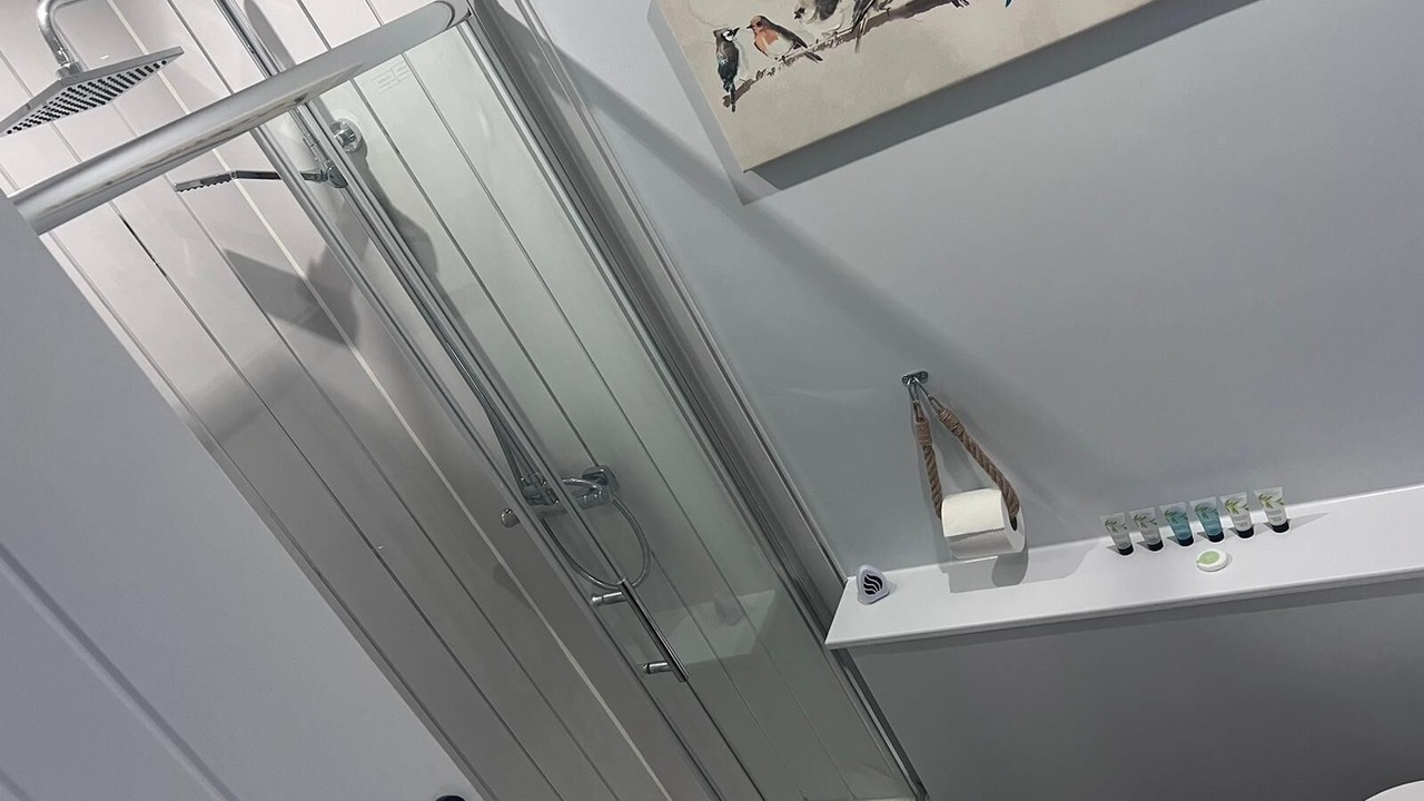 Photo of Bathroom in Long Barn