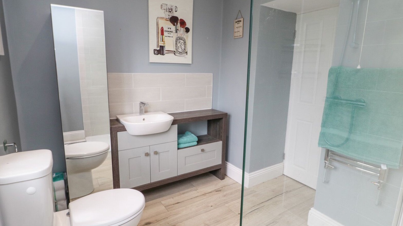 Photo of Bathroom in Hallington