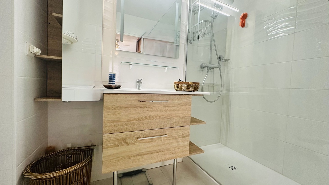 Photo of Bathroom in Port-Vendres