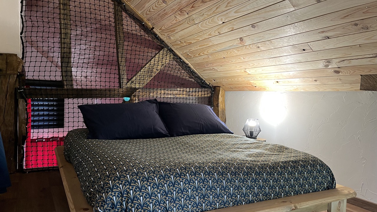 Photo of Bedroom in Saint-Etienne-en-Cogles