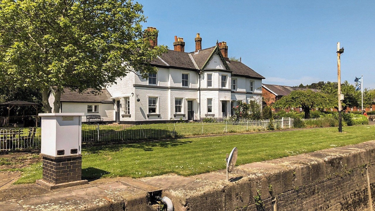 Photo of Others in Diglis