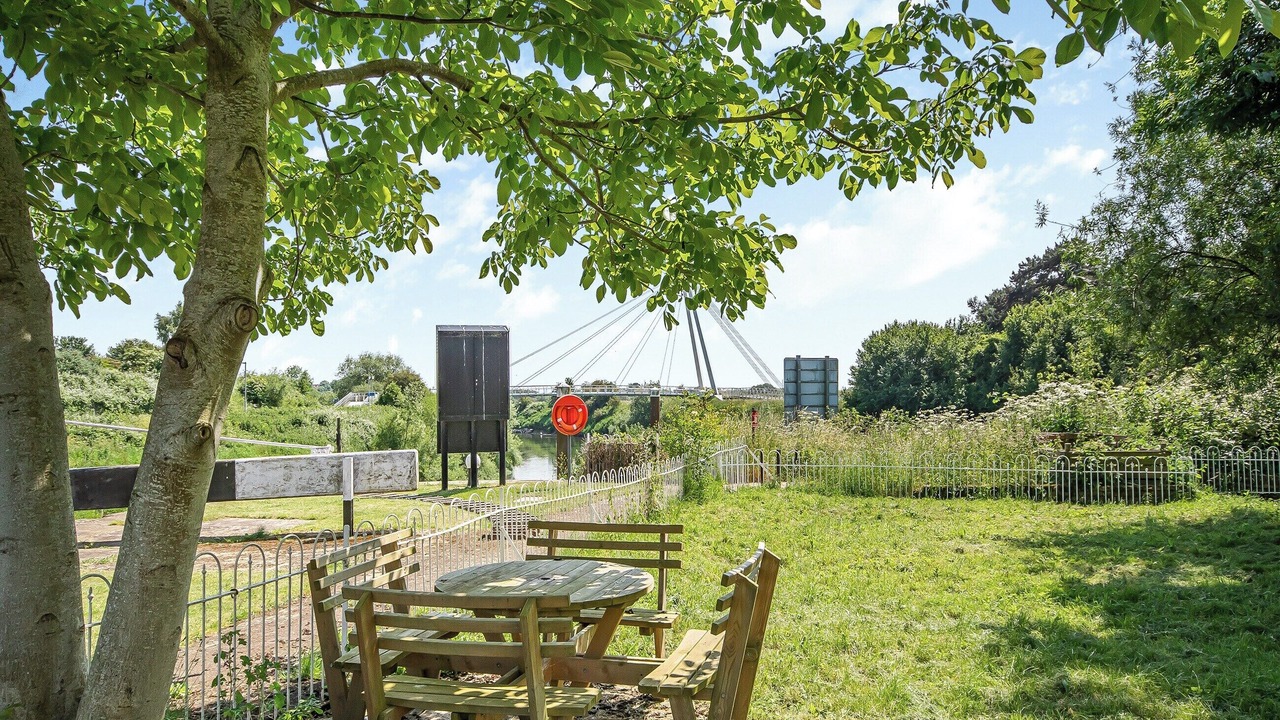 Photo of Others in Diglis