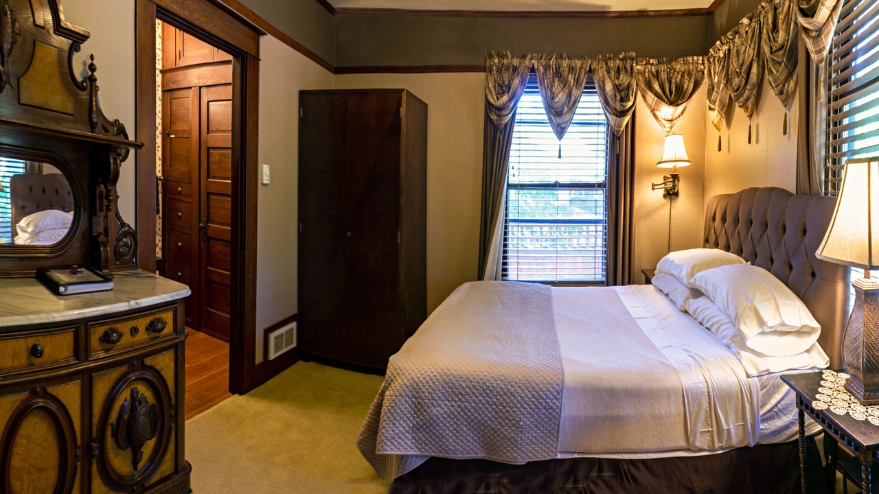 Photo of Bedroom in Ashland