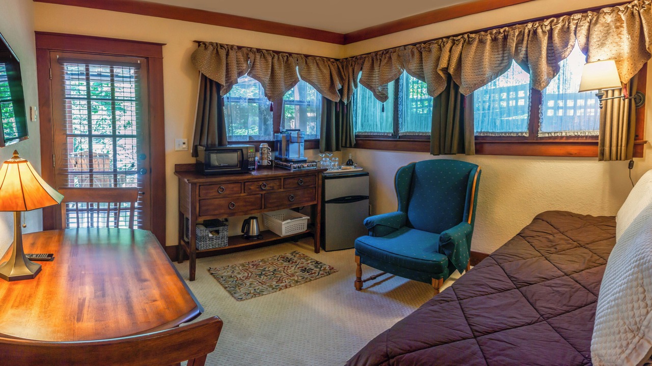 Photo of Livingroom in Ashland