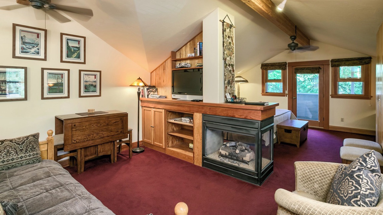 Photo of Bedroom in Ashland