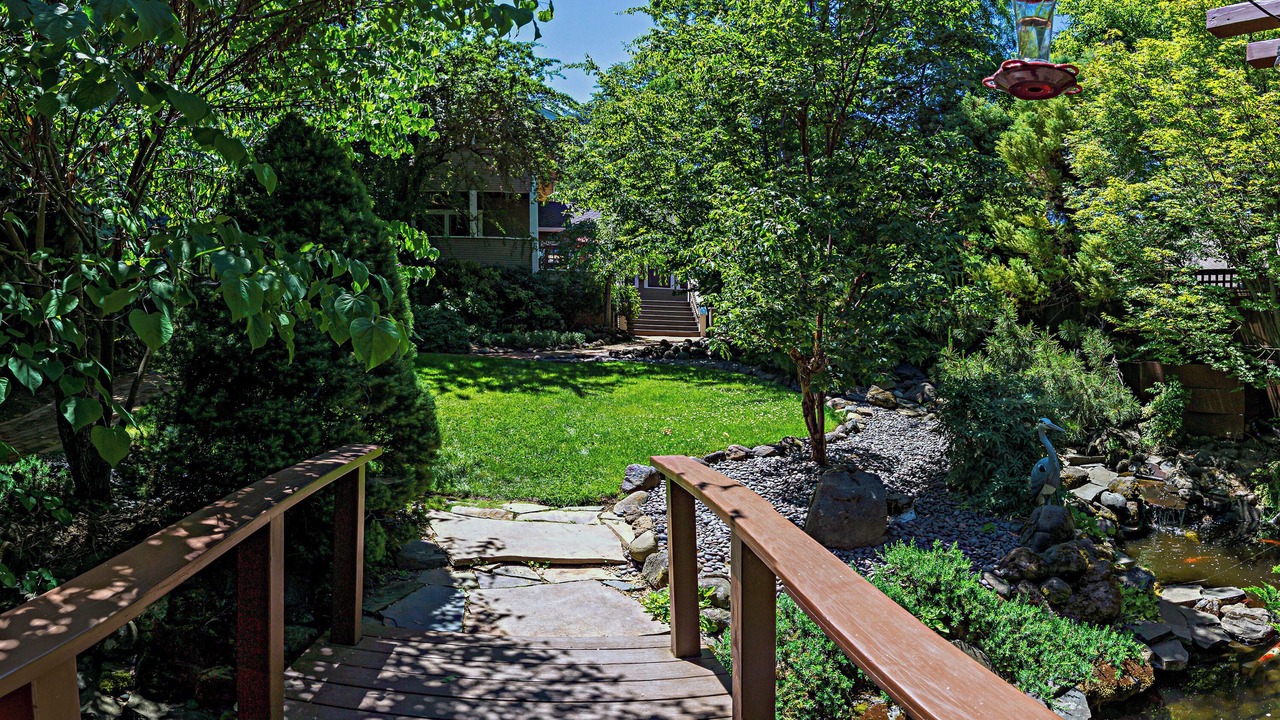Photo of Outdoor in Ashland