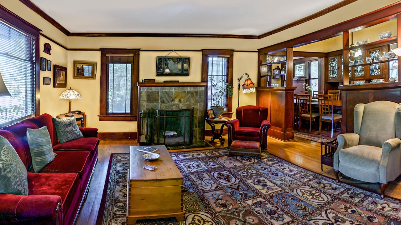 Photo of Livingroom in Ashland