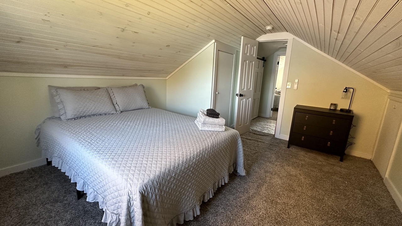 Photo of Bedroom in Homer