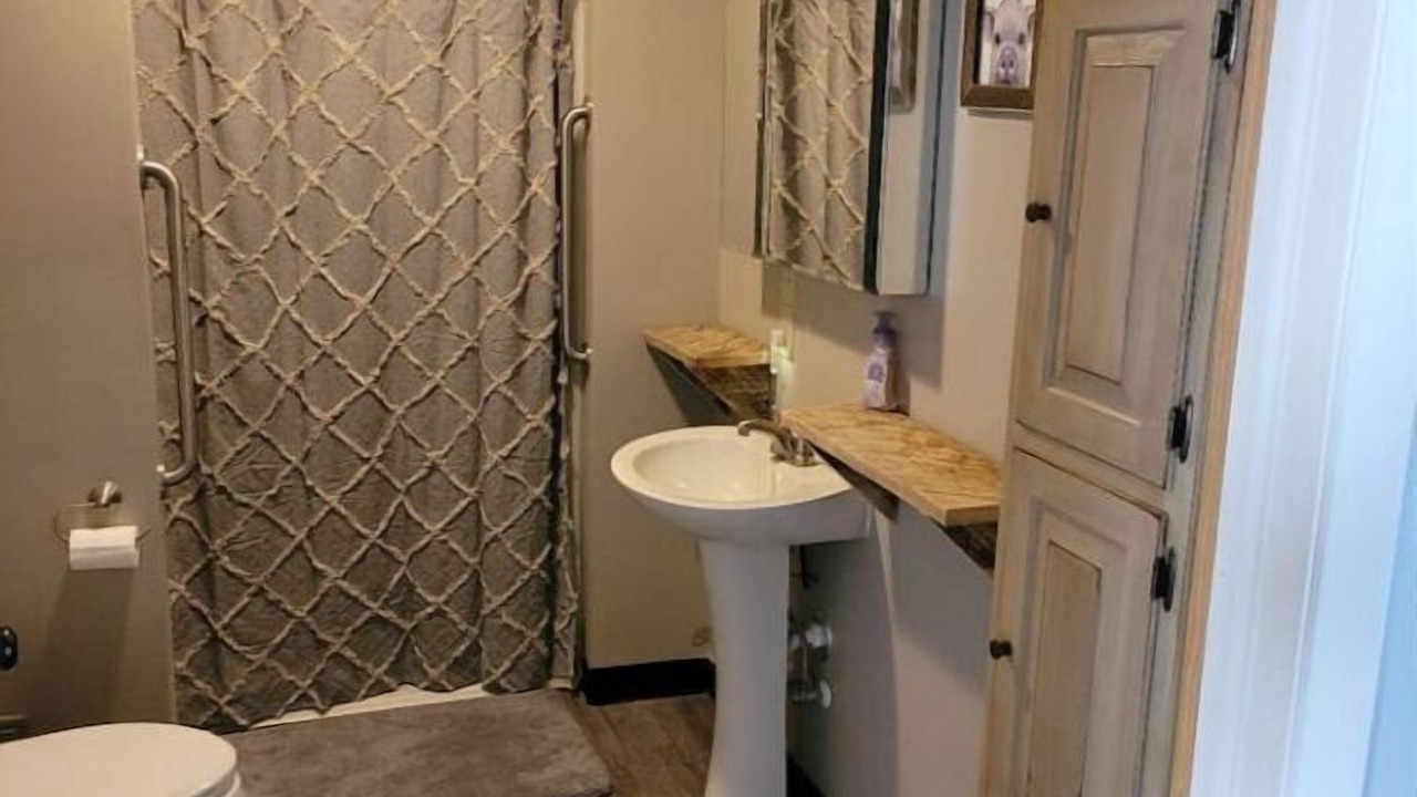 Photo of Bathroom in Fleming