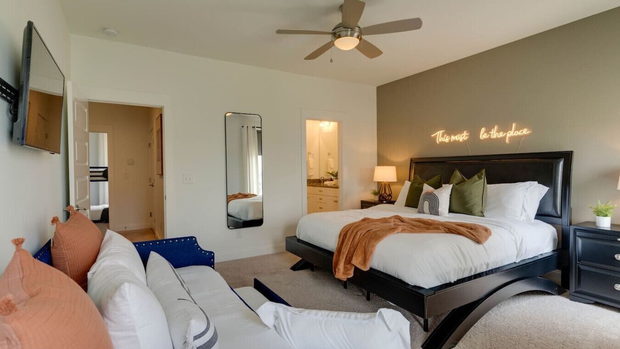 Photo of Bedroom in Eighth Avenue