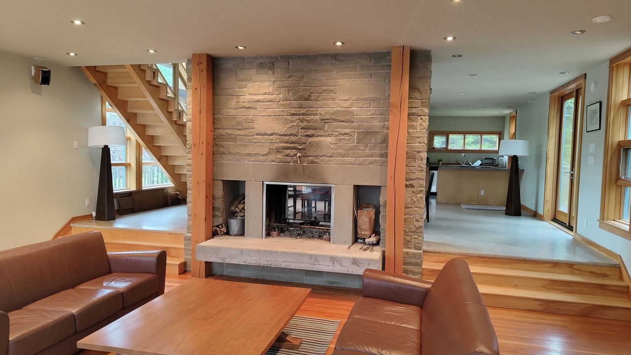 Photo of Livingroom in Amherst