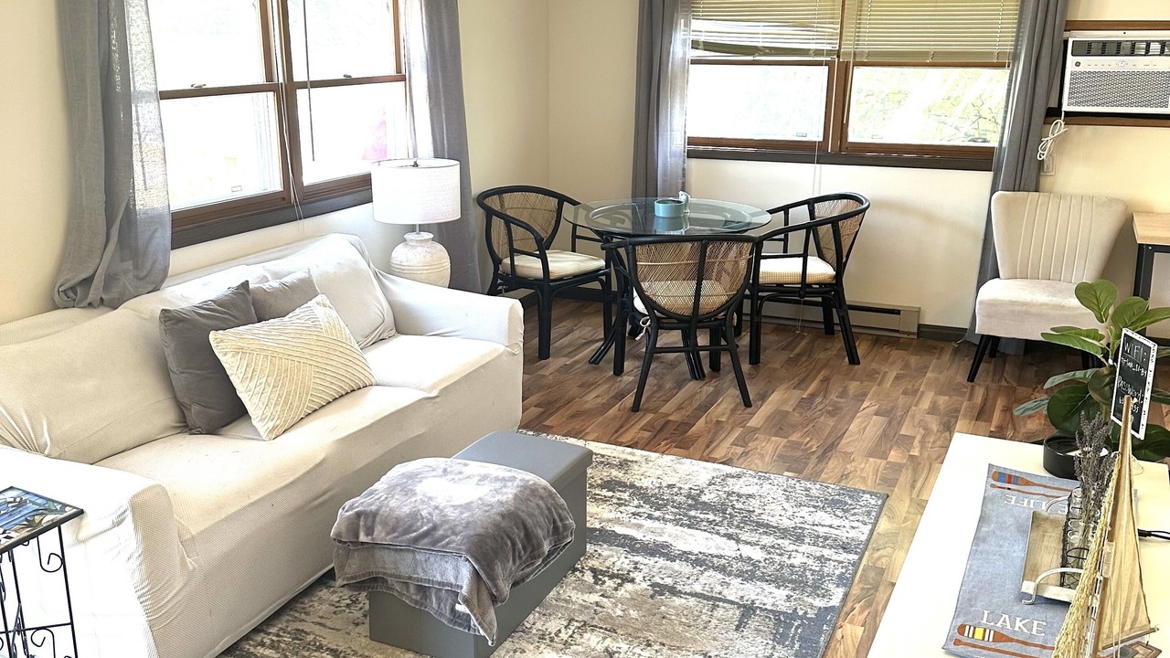 Photo of Livingroom in Culver