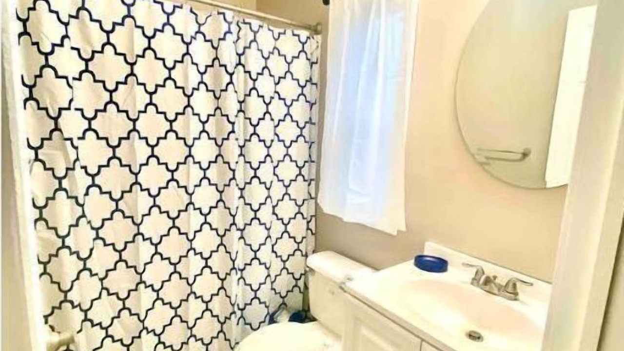 Photo of Bathroom in Sunshine