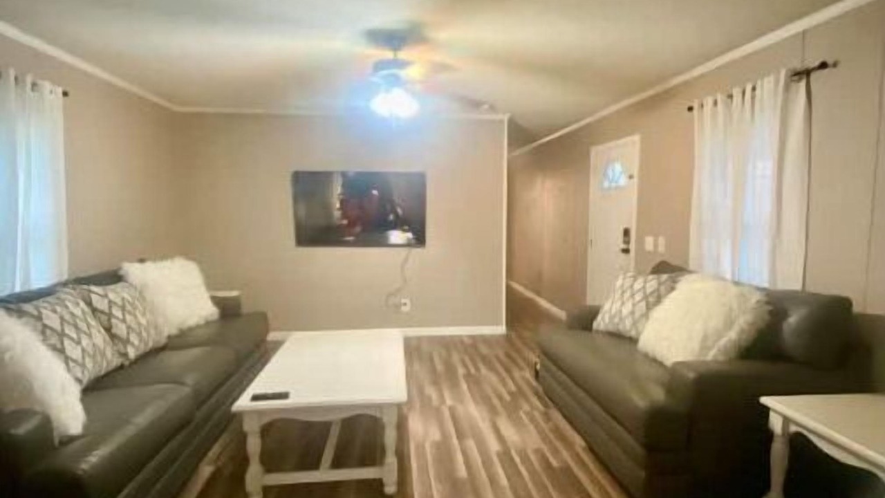 Photo of Livingroom in Sunshine