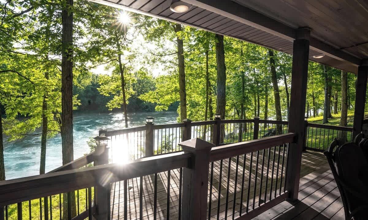 Photo of Patio Balcony in Doniphan
