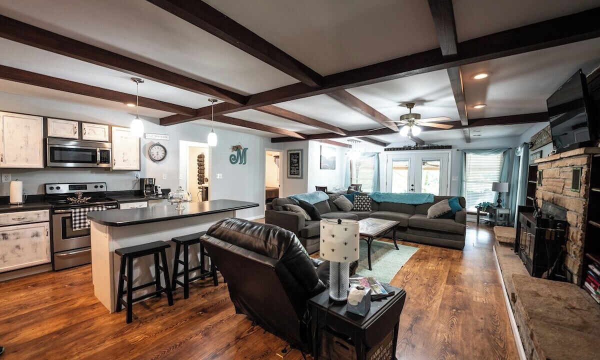 Photo of Livingroom in Doniphan