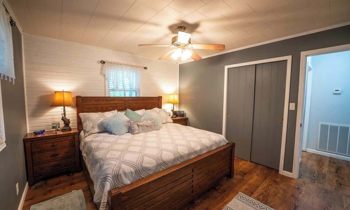 Photo of Bedroom in Doniphan