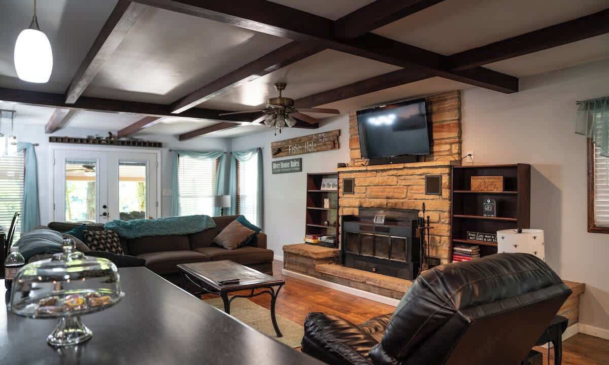 Photo of Livingroom in Doniphan