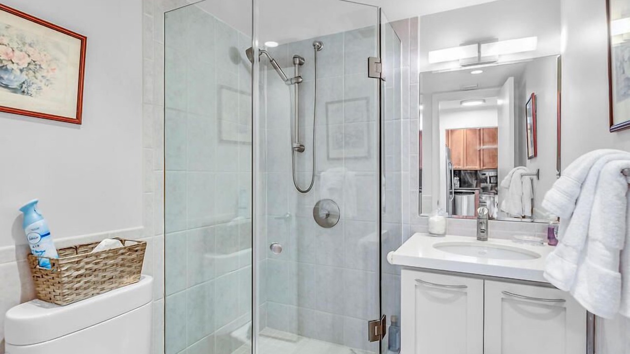 Photo of Bathroom in Islamorada