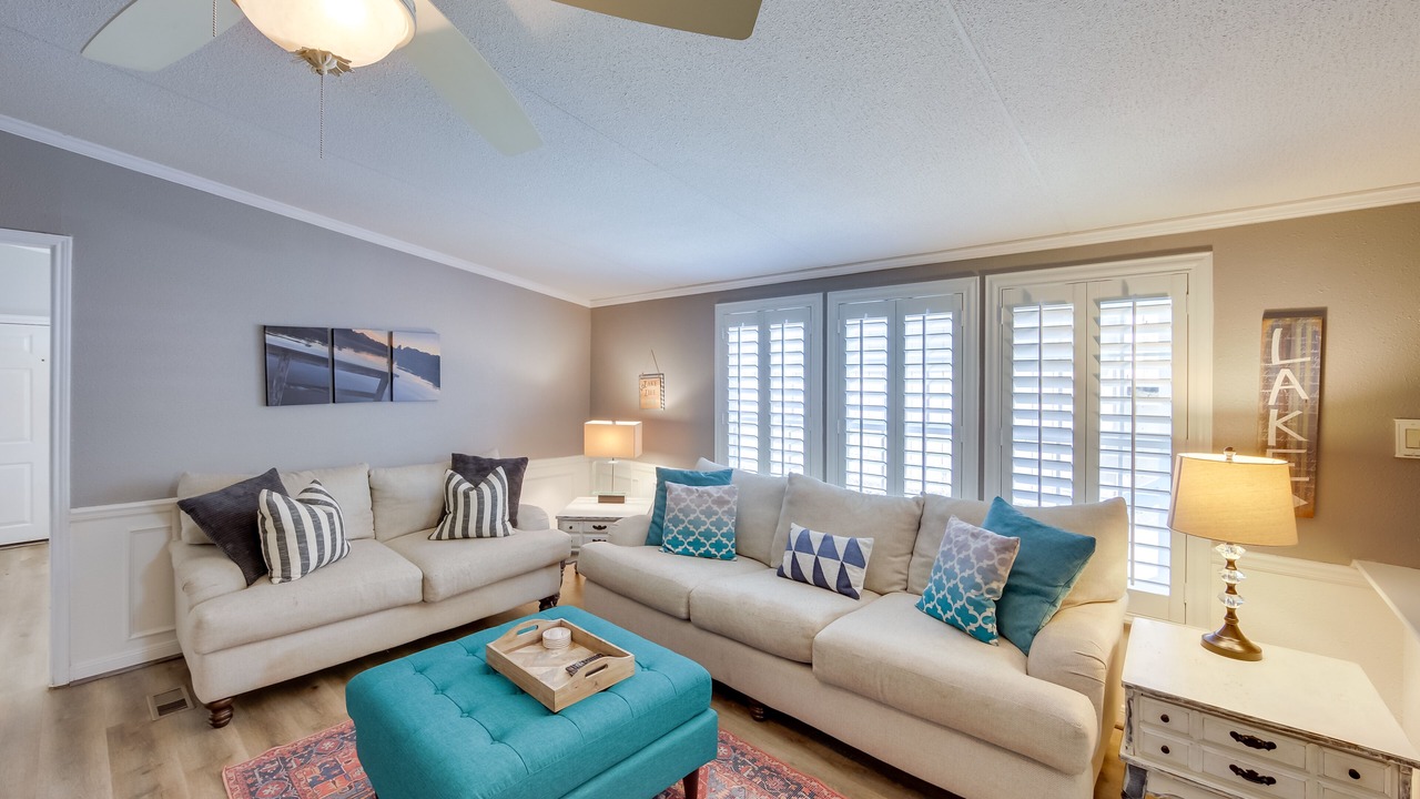 Photo of Livingroom in Enchanted Oaks