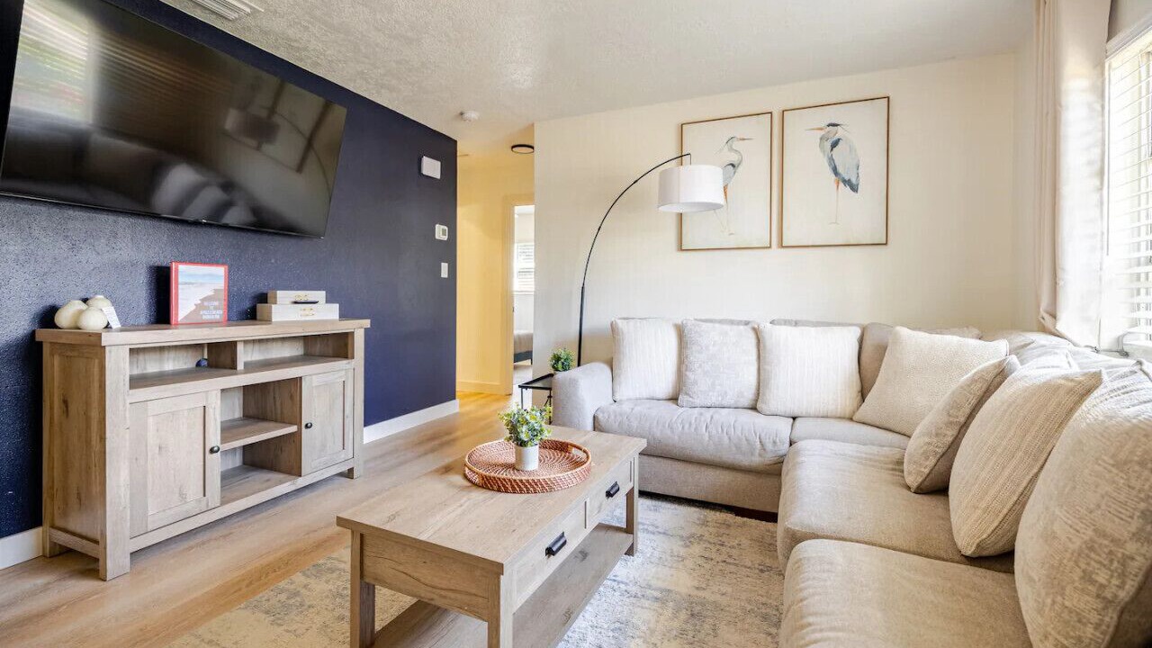 Photo of Livingroom in Apollo Beach