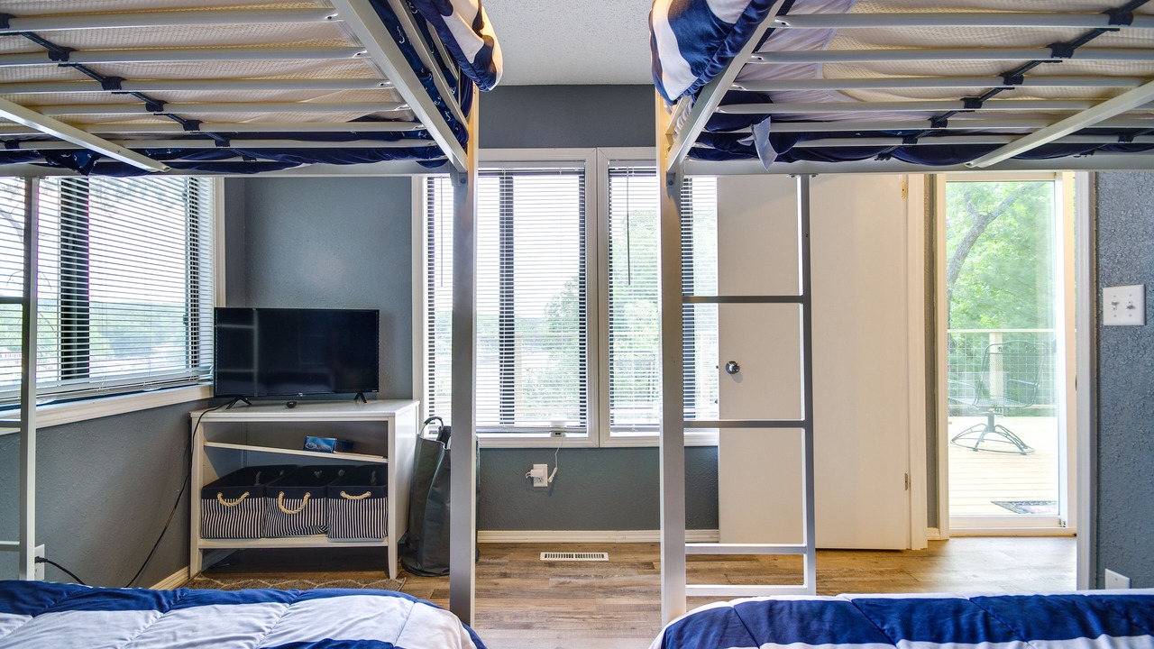 Photo of Bedroom in Sunrise Beach