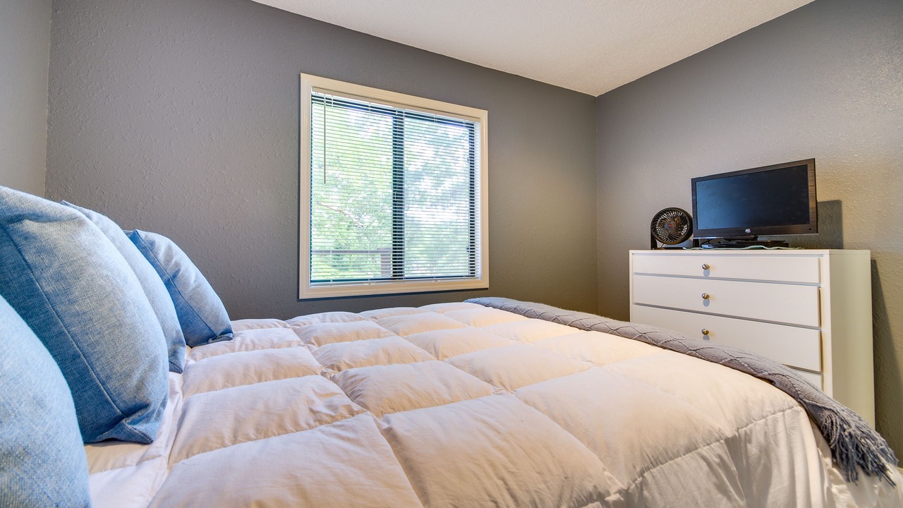 Photo of Bedroom in Sunrise Beach