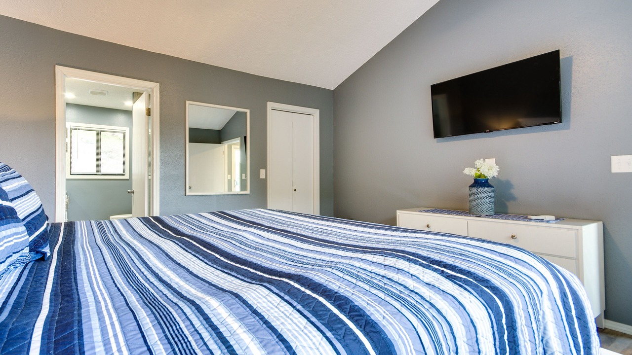 Photo of Bedroom in Sunrise Beach