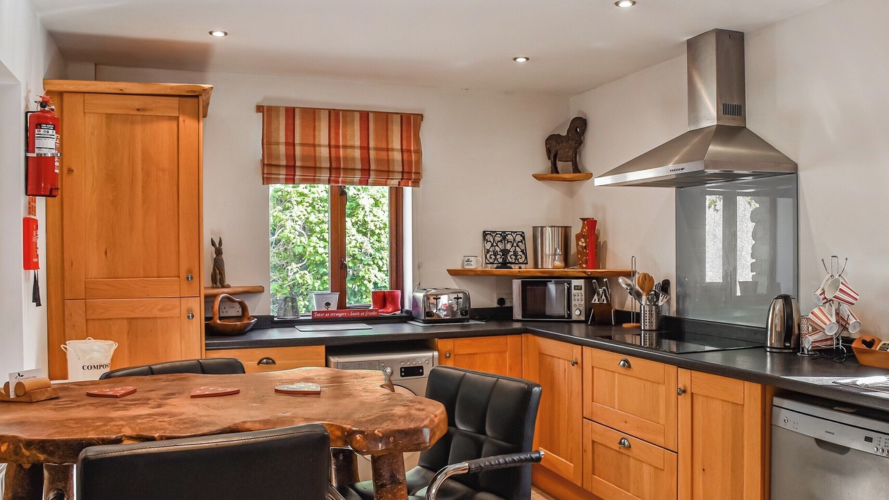 Photo of Others in Crynant