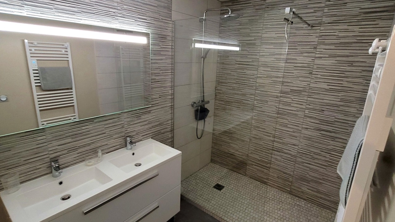 Photo of Bathroom in Gueron